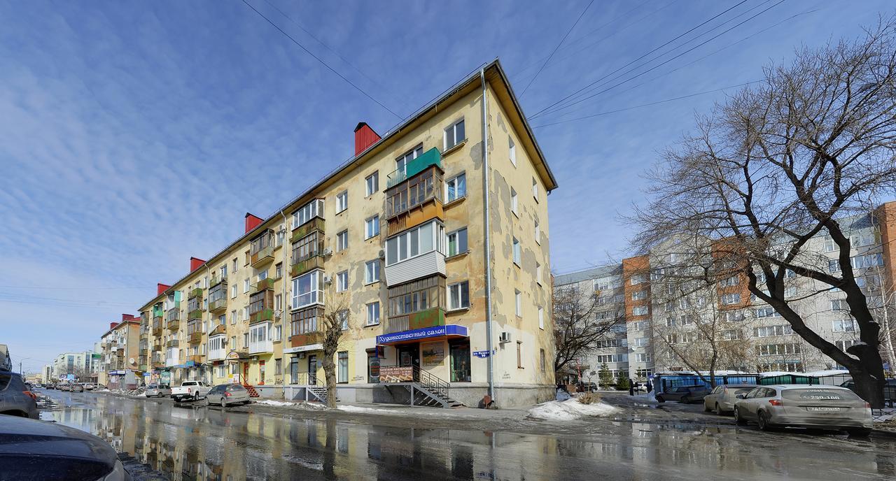 Omsk Sutki Apartments at Pushkina 99 floor 3 Bagian luar foto